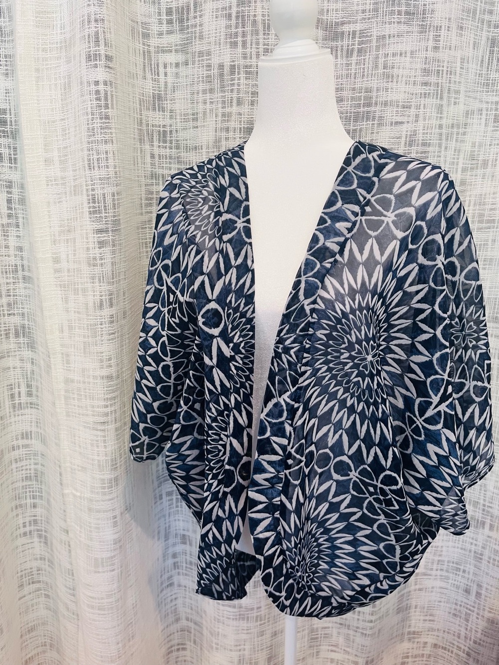GAP Kimono LARGE Navy Blue White Batik Boho Print Semi Sheer Lightweight